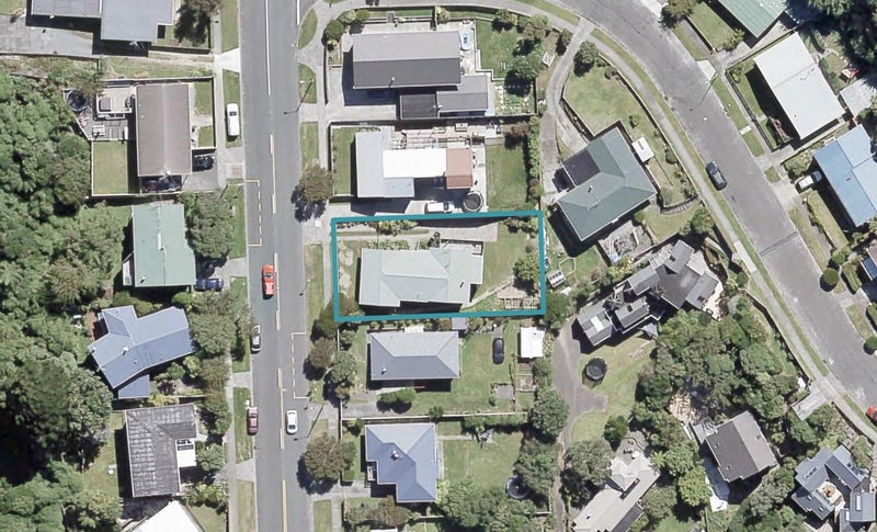 210 Dowse Drive, Maungaraki, Lower Hutt - Carousel 1