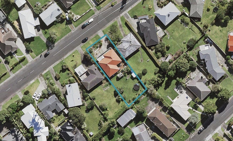 141 Moore Street, Hillcrest, Auckland - Carousel 1
