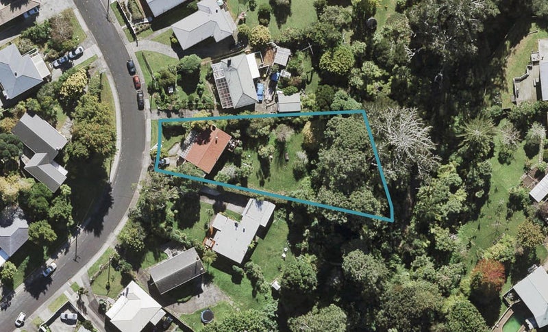 28 Crystal Avenue, Glendene, Auckland - Carousel 1