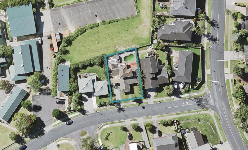 5 Sunnyview Avenue, Shelly Park, Auckland - Carousel 1