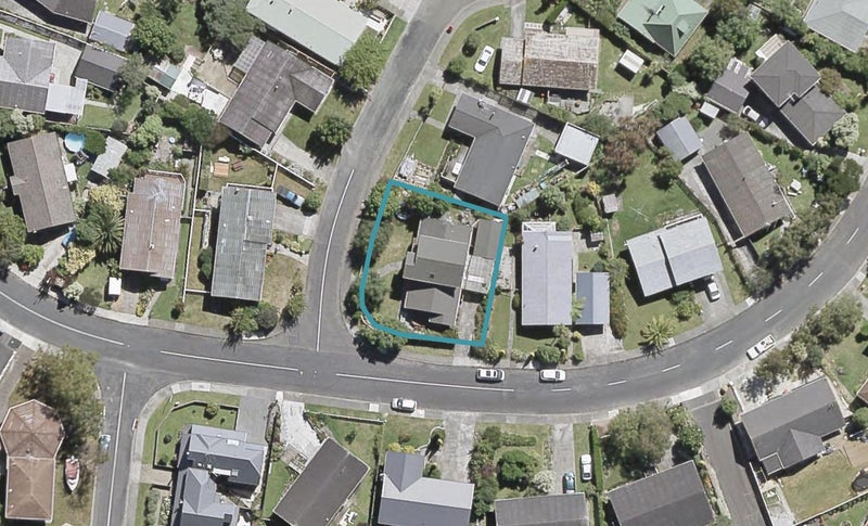 2 Dunrobin Grove, Silverstream, Upper Hutt - Carousel 1