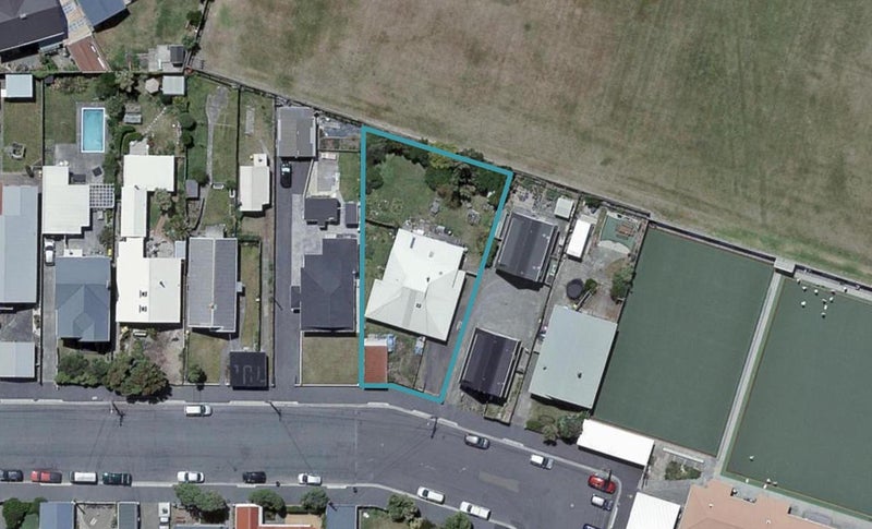 47 Apu Crescent, Lyall Bay, Wellington - Carousel 1