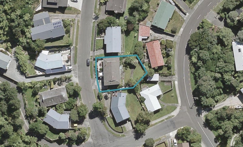 25 Picasso Grove, Belmont, Lower Hutt - Carousel 1