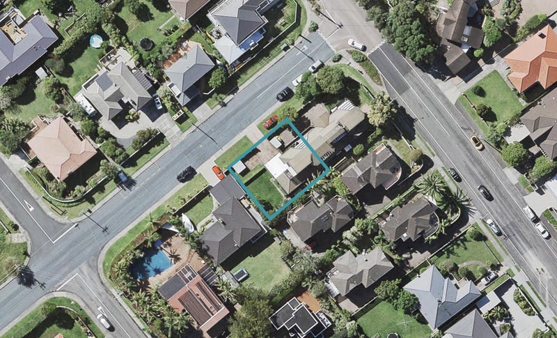 37 Montgomery Avenue, Belmont, Auckland - Carousel 1