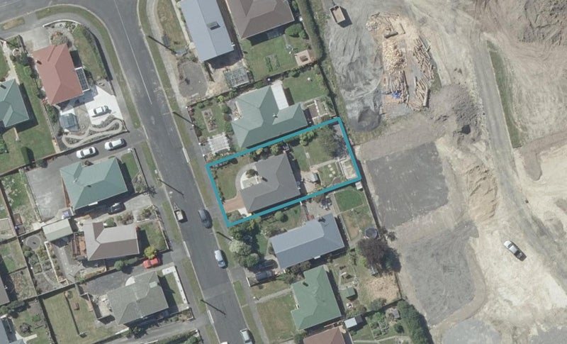 95 Elwyn Crescent, Green Island, Dunedin - Carousel 1