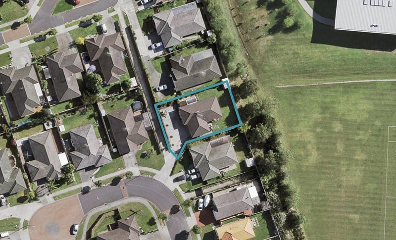 31 Ironstone Place, Randwick Park, Auckland - Carousel 1