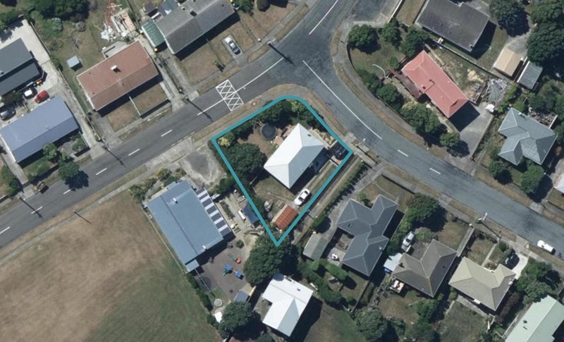 37 Paenui Street, Titahi Bay, Porirua - Carousel 1