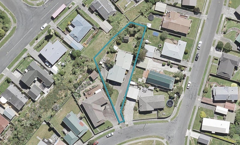 2/21 Tarras GR, Kelson, Lower Hutt - Carousel 1