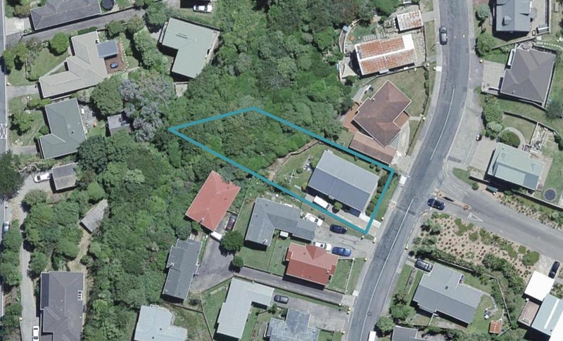 22 Hazlewood Avenue, Karori, Wellington - Carousel 1