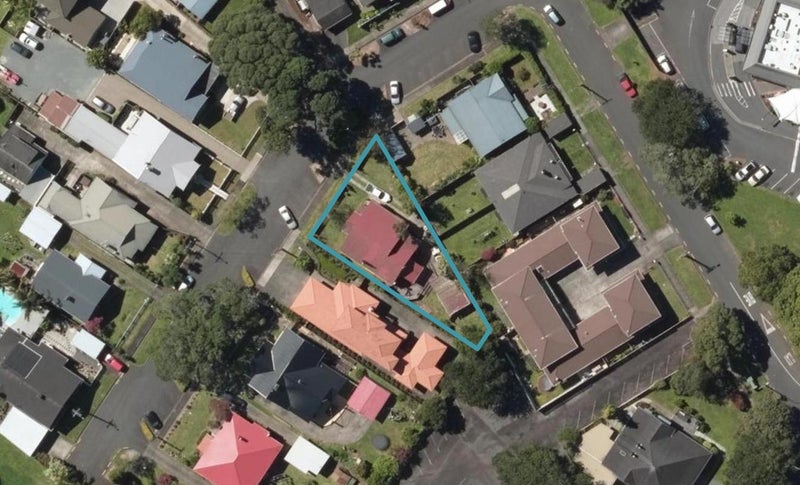 1 Hall Avenue, Regent, Whangarei - Carousel 1