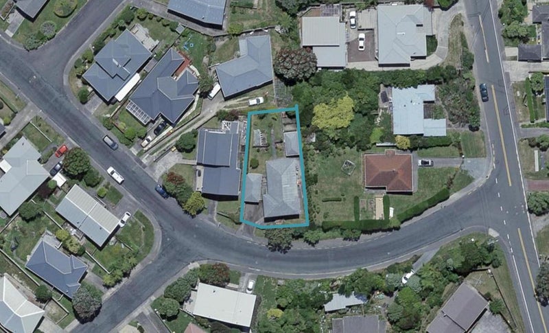 4 Erris Street, Johnsonville, Wellington - Carousel 1