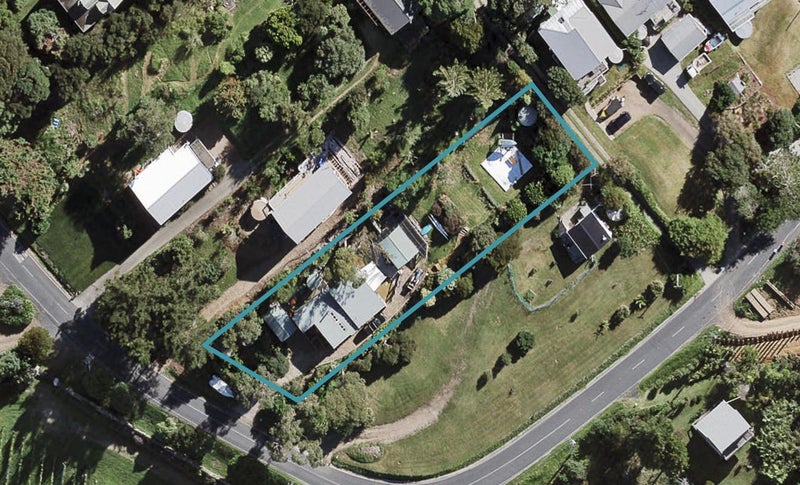 430 Sea View Road, Onetangi, Waiheke Island - Carousel 1