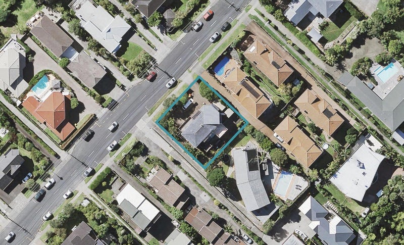 63 Aberdeen Road, Castor Bay, Auckland - Carousel 1