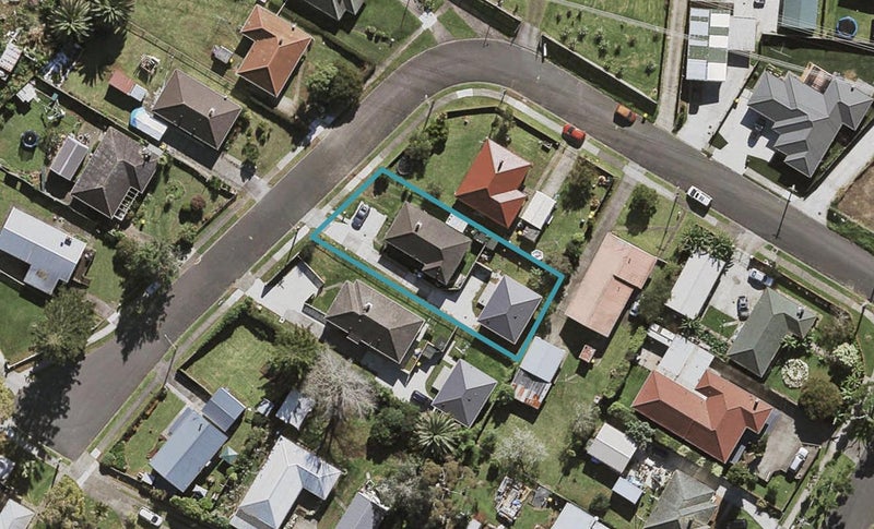 8 Mcburney Place, Mangere East, Auckland - Carousel 1