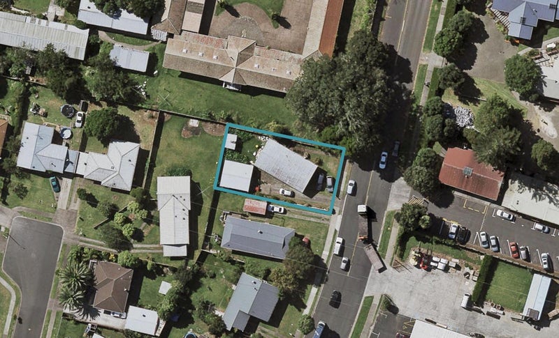 61 Alexander Crescent, Otara, Auckland - Carousel 1