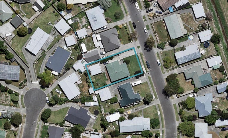 12 Henley Crescent, Pirimai, Napier - Carousel 1