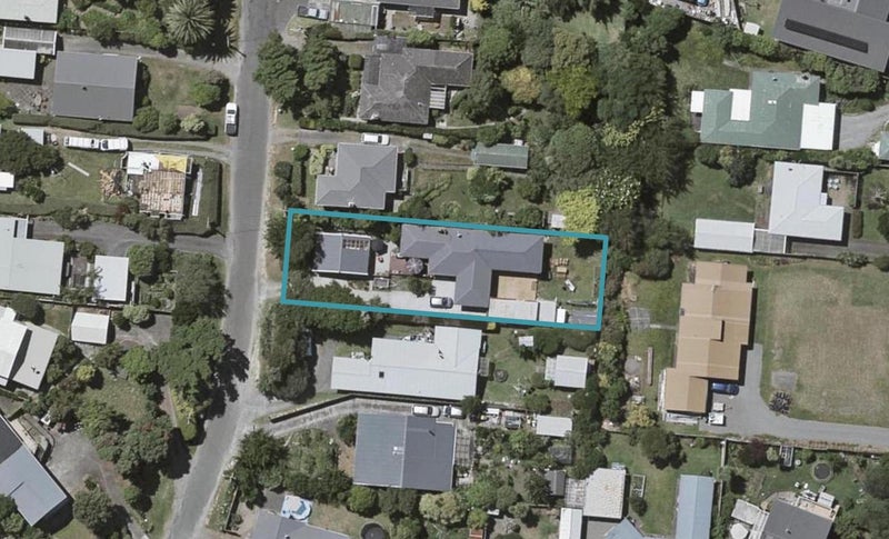 8 Miro Road, Raumati South, Paraparaumu - Carousel 1