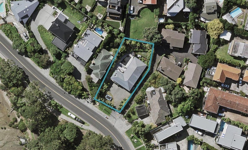 16 Ngapipi Road, Orakei, Auckland - Carousel 1