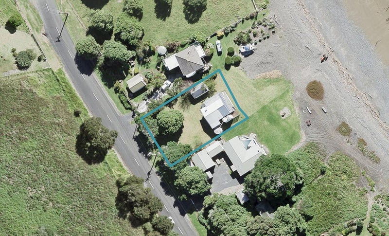1744 East Coast Road, WHAKATIWAI, MIRANDA - Carousel 1