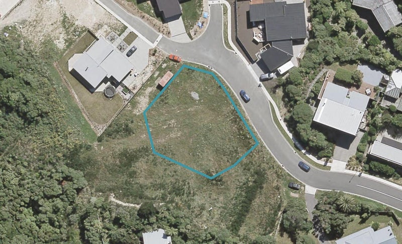 5 Te Ahi Parera Place , KOROKORO, LOWER HUTT - Carousel 1