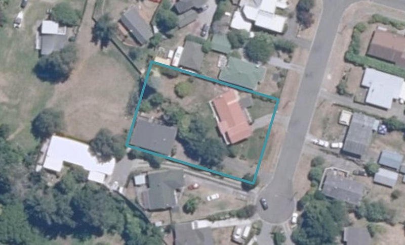 3 Gradwell Place, Two Mile Bay, Taupo - Carousel 1