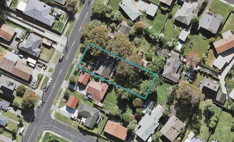 85 Tirimoana Road, Te Atatu South, Auckland - Carousel 1