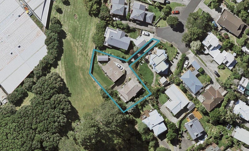 1/12 Mira Place, Windsor Park, Auckland - Carousel 1