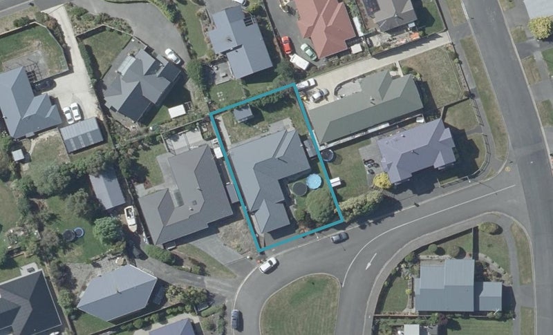 4 Craddock Place, Waldronville, Dunedin - Carousel 1