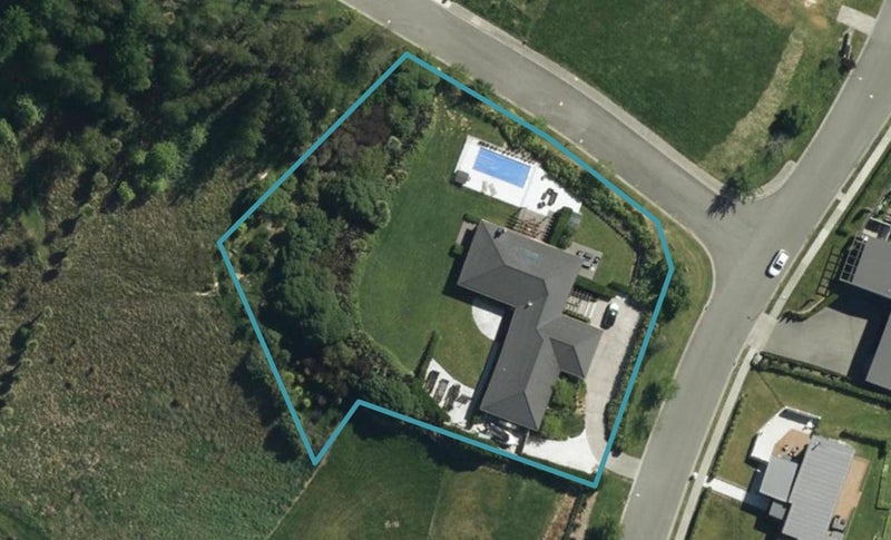 106 Marlborough Ridge Drive, Blenheim - Carousel 1