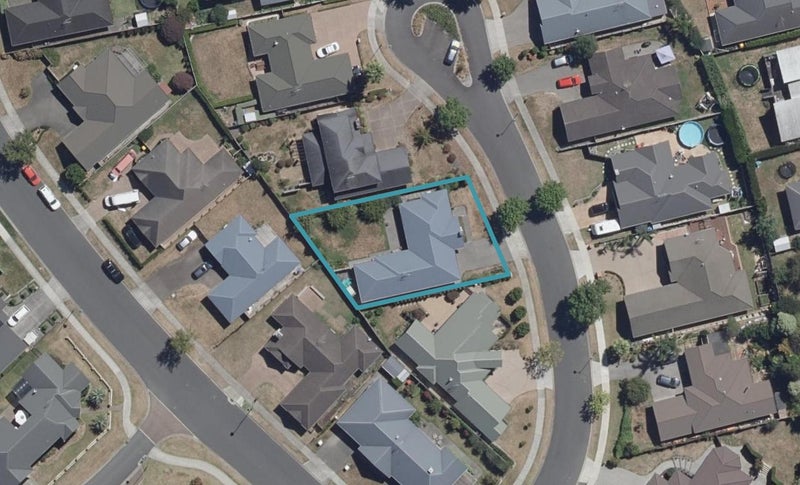 5 Stratford Place, Huntington, Hamilton - Carousel 1