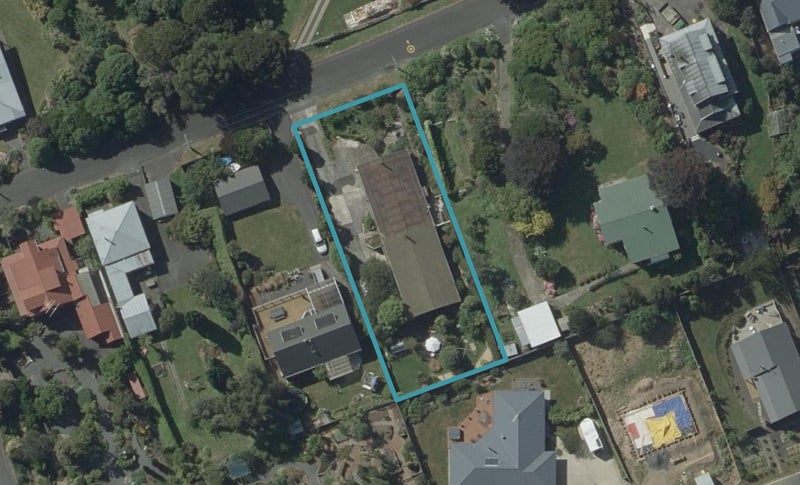 8A Waikana Street, Broad Bay, Dunedin - Carousel 1