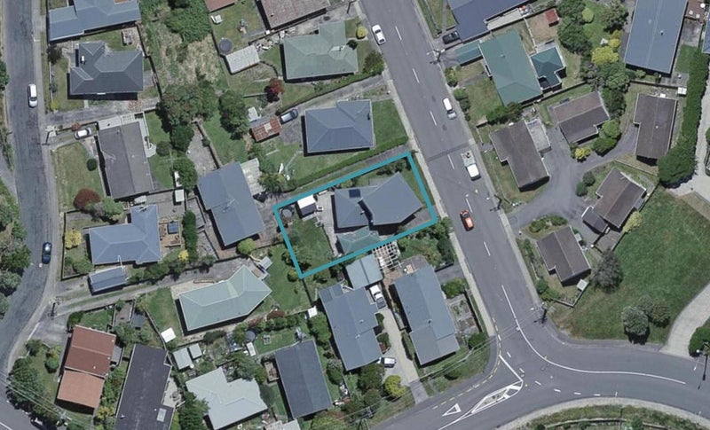 110 Beazley Avenue, Paparangi, Wellington - Carousel 1