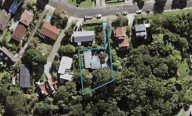 6 Morriggia Place, Bayview, Auckland - Carousel 1