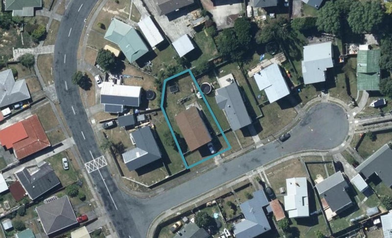 3 Yemen Place, Ascot Park, Porirua - Carousel 1