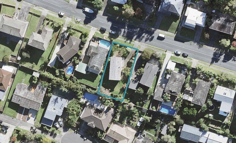 81 Stapleford Crescent, Browns Bay, Auckland - Carousel 1