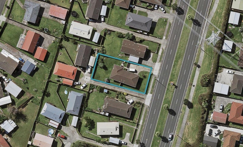 124 Te Irirangi Drive, Clover Park, Auckland - Carousel 1
