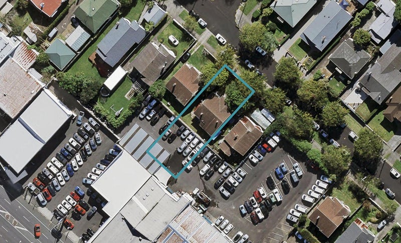 15 Nolan Road, Greenlane, Auckland - Carousel 1