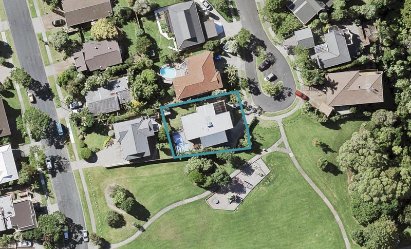 17 Clipper Place, Shelly Park, Auckland - Carousel 1