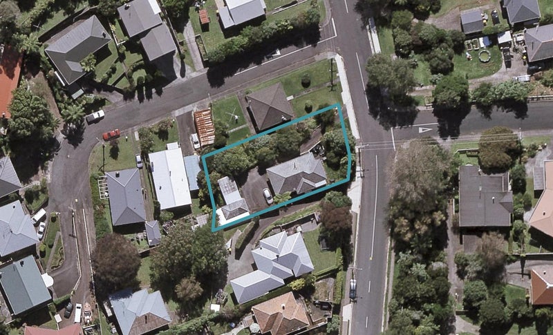 50 Lorna Street, Lynmouth, New Plymouth - Carousel 1