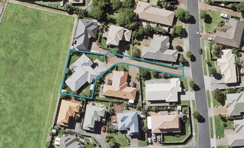 63 Bob Charles Drive, Golflands, Auckland - Carousel 1