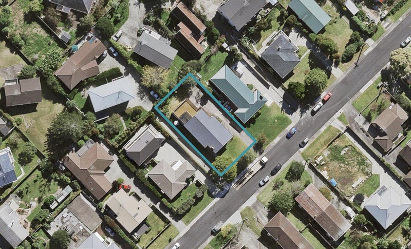 17 Anne Road, Hillcrest, Auckland - Carousel 1