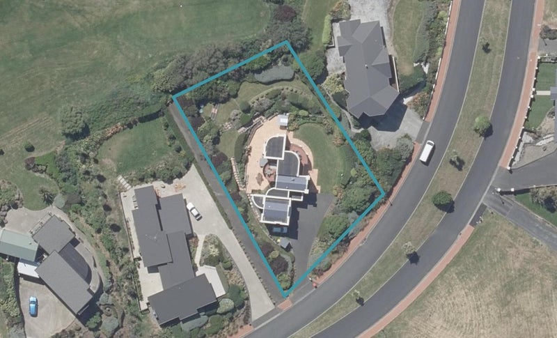 10 Highgrove, Saint Clair, Dunedin - Carousel 1