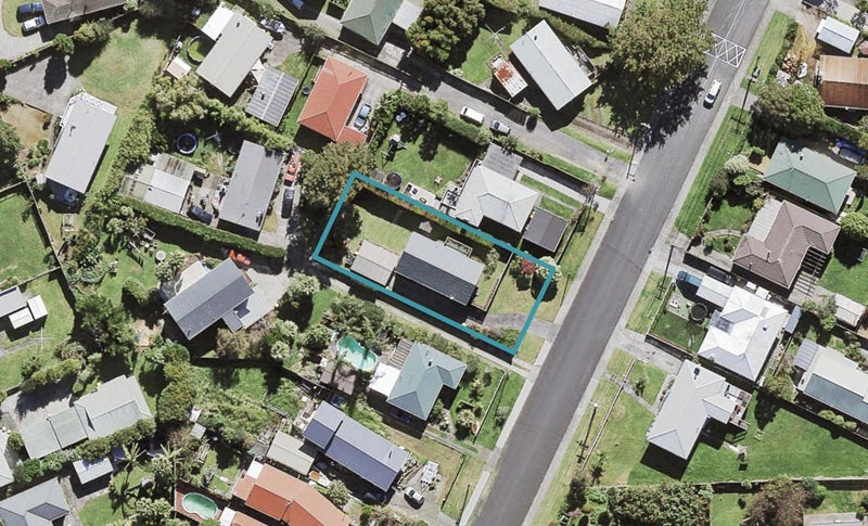 14 Tramway Road, Beach Haven, Auckland - Carousel 1