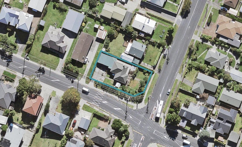 80 Lynwood Road, New Lynn, Auckland - Carousel 1