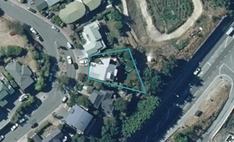 16 Golden Terrace, Queenstown, Queenstown - Carousel 1
