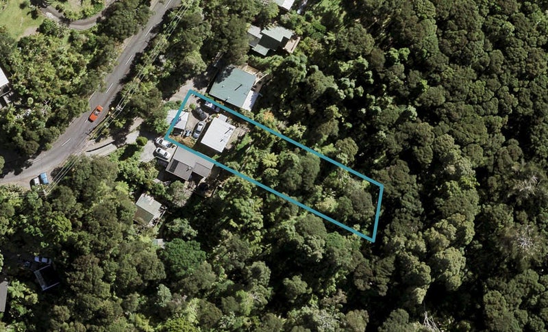 67 Takahe Road, Titirangi, Auckland - Carousel 1