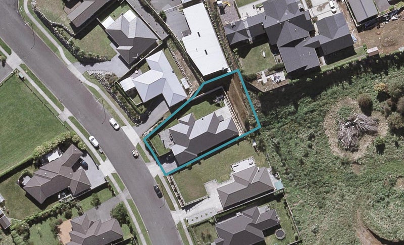 39 AINSLEE ST, Highlands Park, New Plymouth  - Carousel 1
