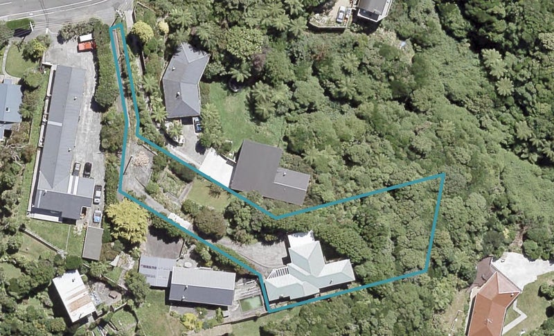56 Maungaraki Road, Korokoro, Lower Hutt - Carousel 1