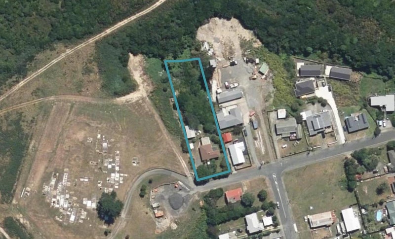18 Puaha Street, Takapuwahia, Porirua - Carousel 1