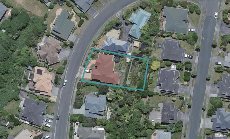5 Myers Grove, Churton Park, Wellington - Carousel 1